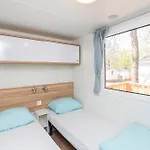 Albatross Mobile Homes On Cala Canyelles リョレート・デ・マル