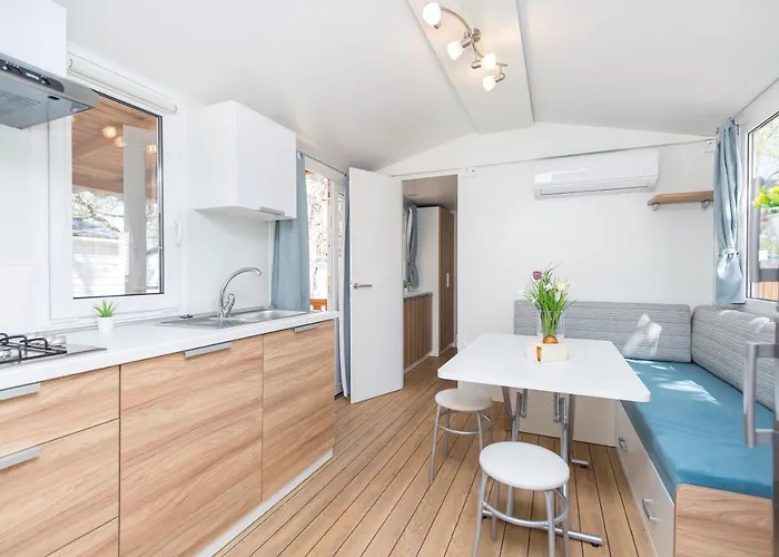 مكان تخييم Albatross Mobile Homes On Cala Canyelles